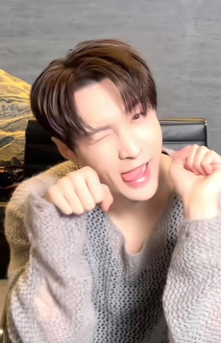 💜 张艺兴 💜 tweet media