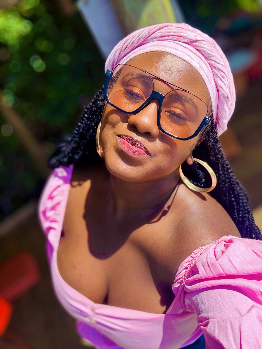 𝒽ℯ𝓁𝒾𝓊𝓂 tweet media