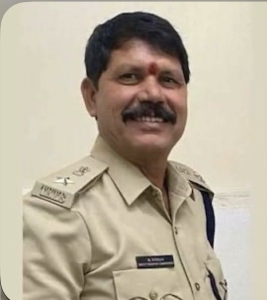 asp23230's tweet photo. मिलिए मूड किशन से 

- ये डिप्टी ट्रांसपोर्ट कमिश्नर हैं
- हर महीने ₹3 करोड़ की रिश्वत लेते थे
- ₹800 करोड़ की बेहिसाब संपत्ति मिली
- 2 किलो सोना और 5 किलो चांदी
- हैदराबाद में 14 फ्लैट
- जुबली हिल्स में 5 मंज़िला इमारत
- AP में 50 एकड़ ज़मीन...

#Hyderabad https://t.co/js5Gf80XIz