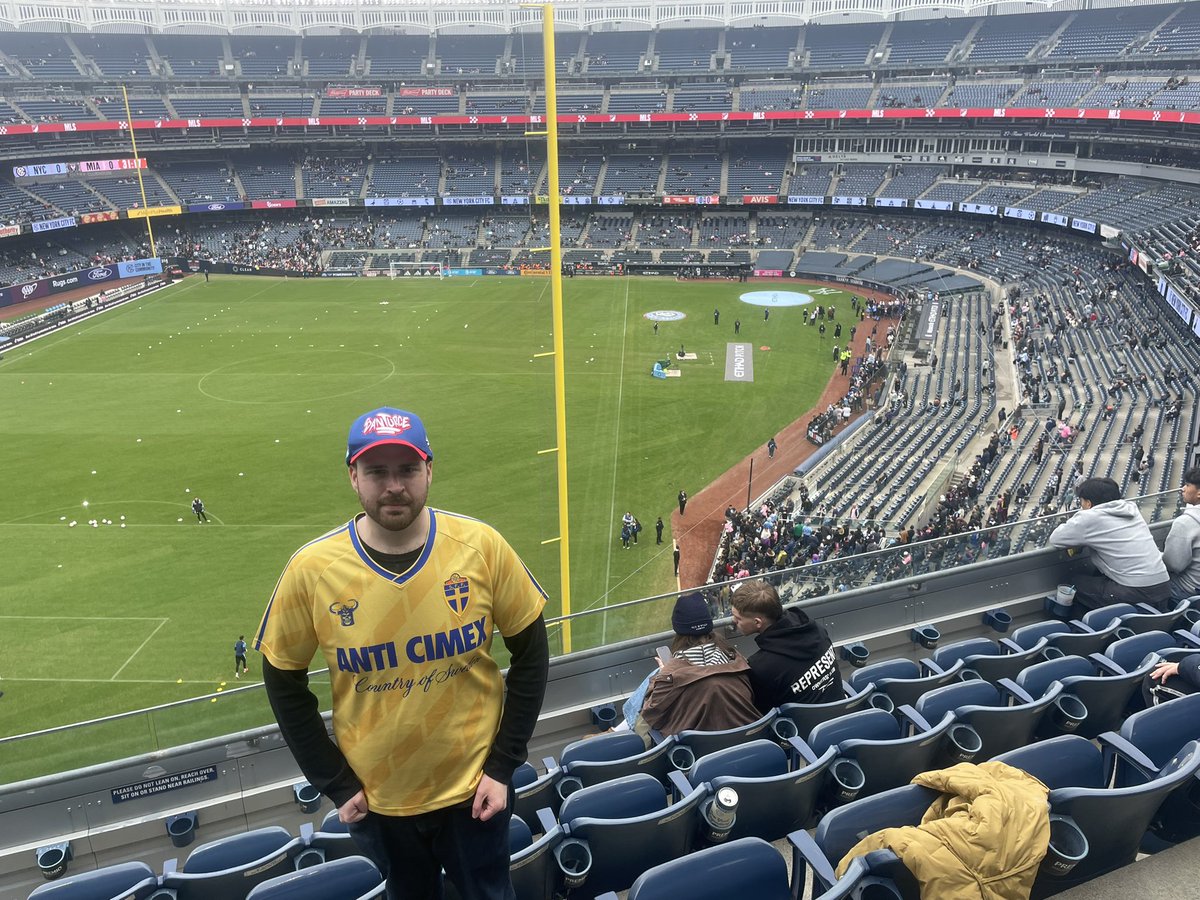 ivan : ) tweet media