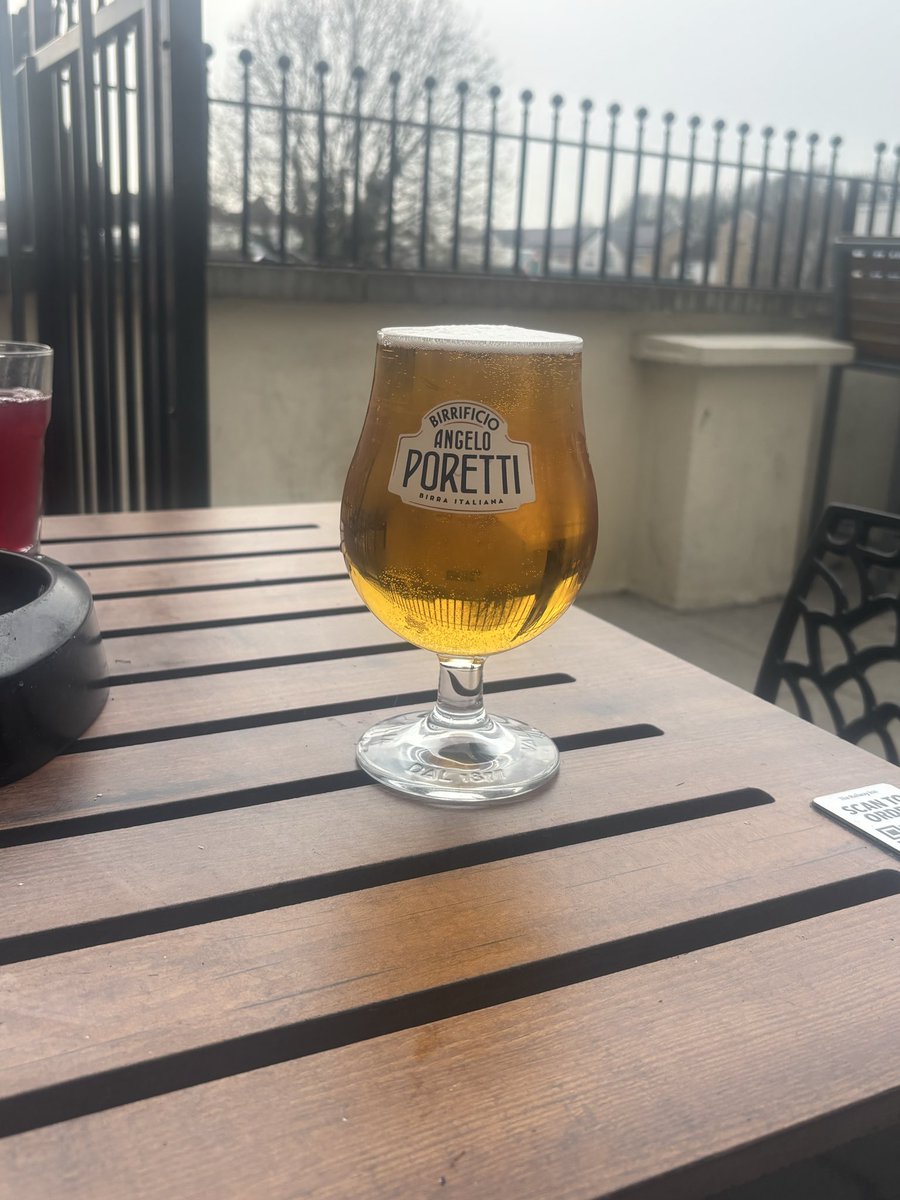 Jay Laout tweet media