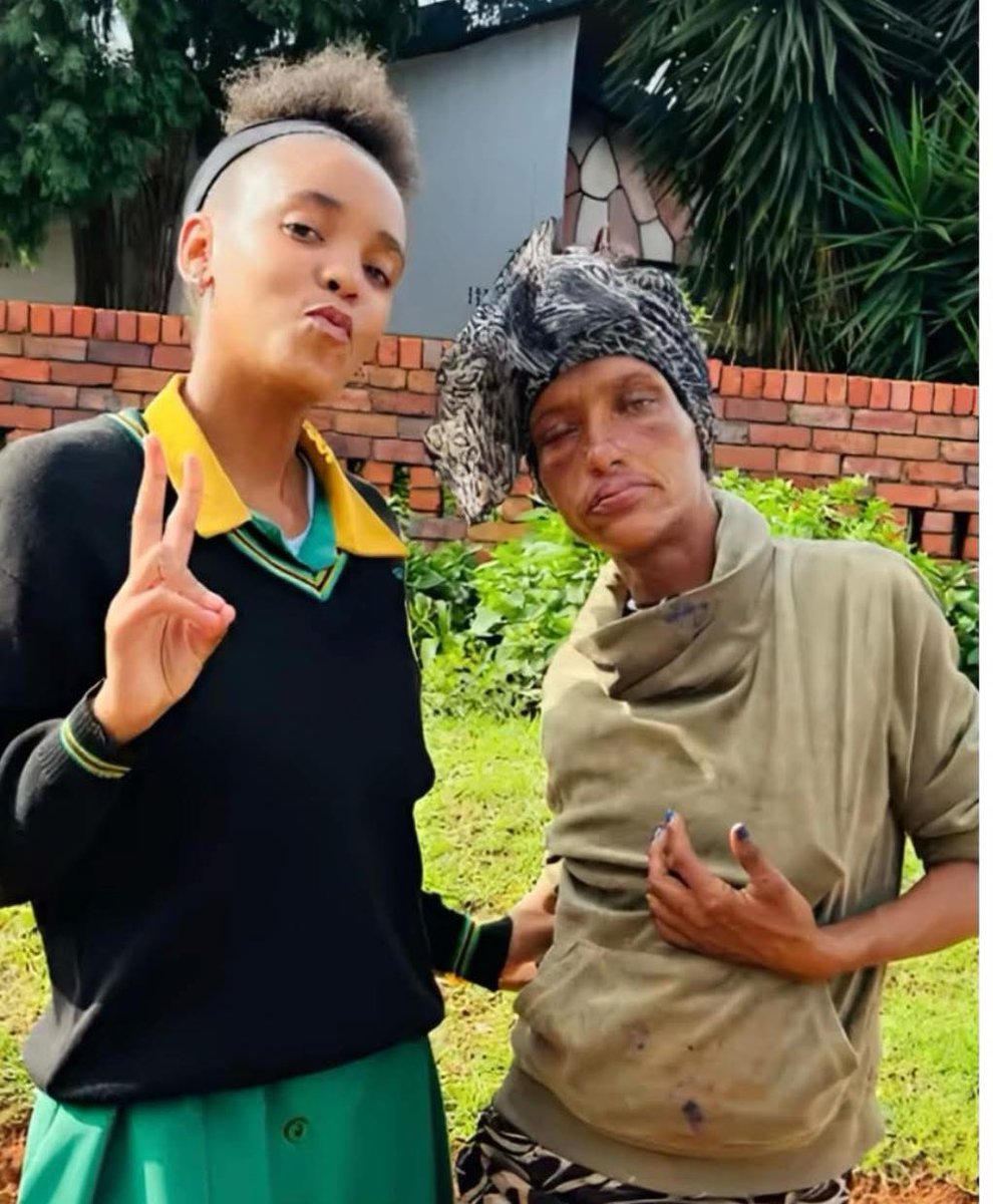 AdvoBarryRoux's tweet photo. A heartbreaking photo taken by a student shows her mother battling drug addiction! This picture is a powerful reminder of the challenges some children face growing up around addiction and the quiet courage it takes to endure circumstances no child should have to experience. https://t.co/f9n1OYOrYE