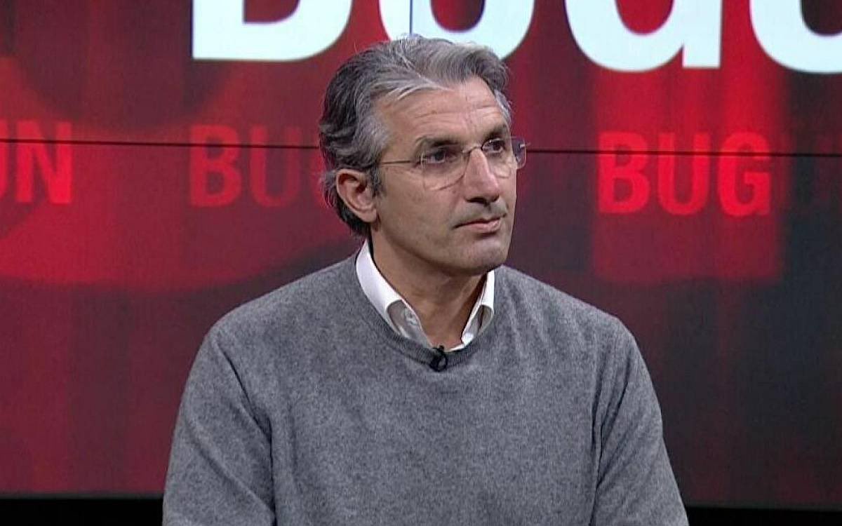 ckayacanan's tweet photo. 📍Nedim Şener’in bu sözleri adeta Özgür Özel’in iddialarını doğrular nitelikte:

“Devletin içerisinde, Akın Gürlek gibi bir Adalet Bakanı’nın tapu kayıtlarına ulaşabilen bir çete yapılanması var.

Bu bilgilere nasıl ulaşıldı, kim ulaştı ve bunu CHP’ye kim ulaştırdı?” https://t.co/rdtDFgSK8E