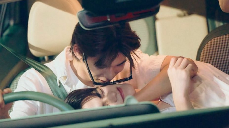 iris 🍎 tweet media