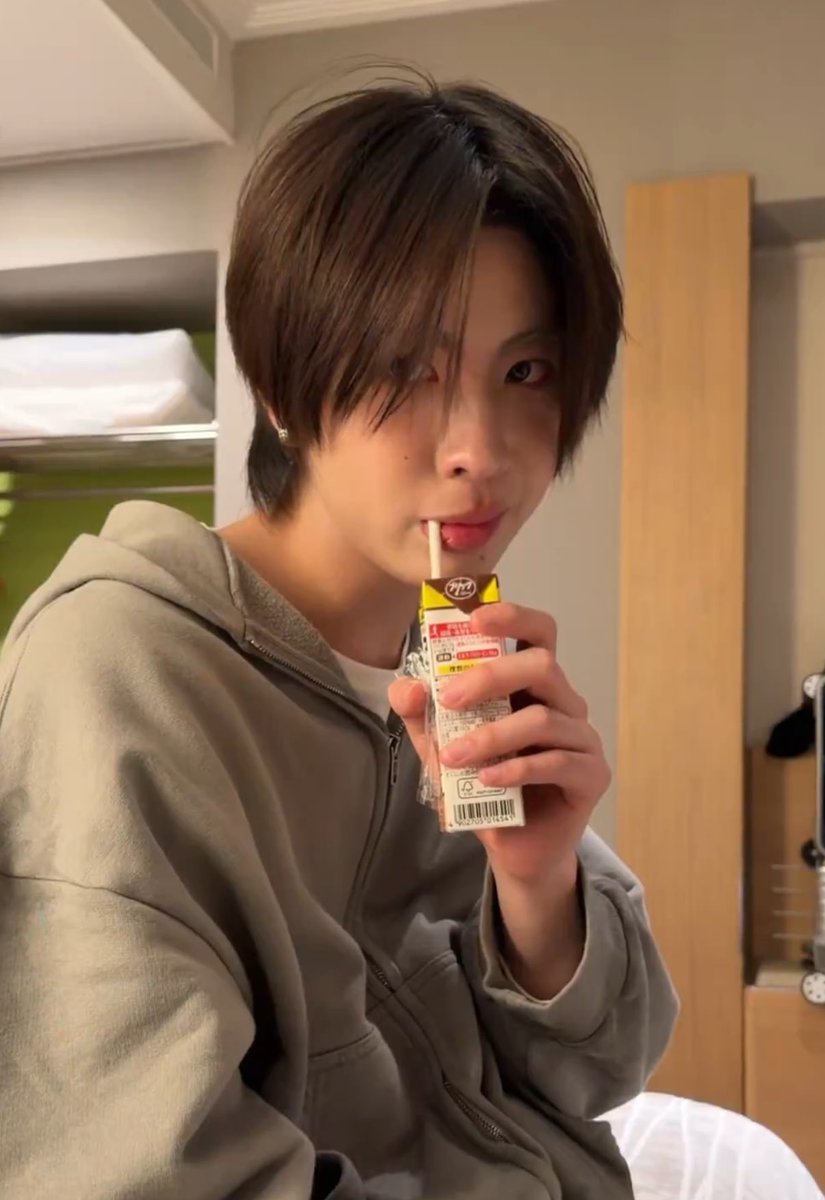 ILYSB #ลัทธิพี่วรรณ tweet media