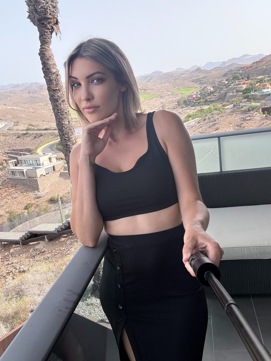 Emilie 💋 tweet media