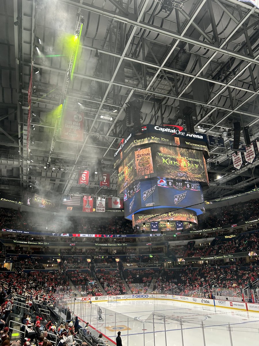 LT48LUVR's tweet image. ryan leonard please put the geek bar away