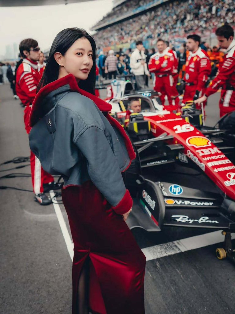 克拉拉F1赛车现场太耀眼了 https://t.co/Vk02nqn5U6