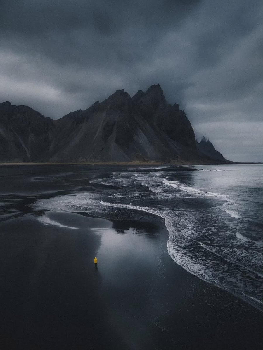 𝘄𝗮𝗻𝗱𝗲𝗿𝘁𝗿𝗮𝘃𝗲𝗹𝘀 tweet media