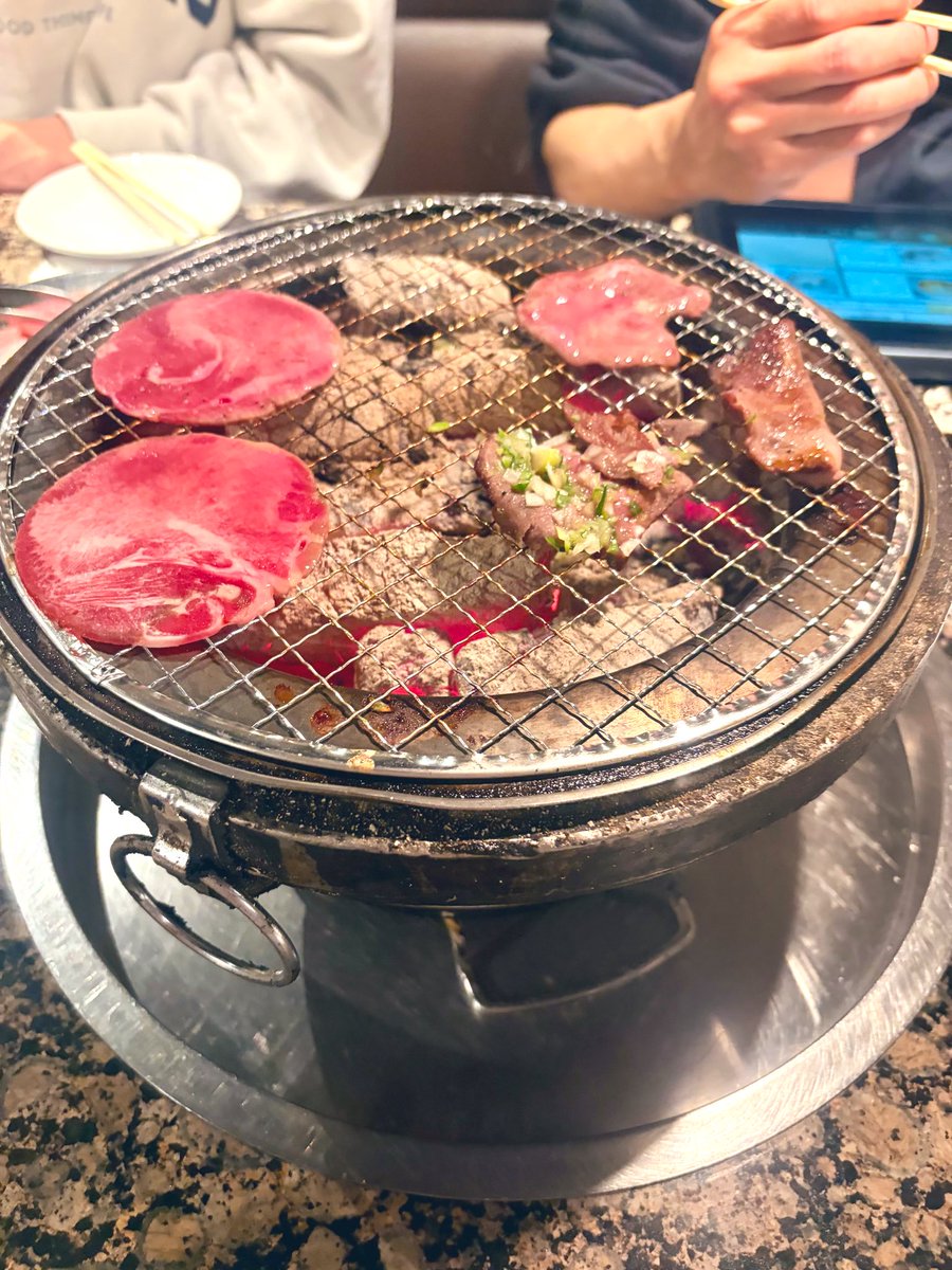 mi_vante's tweet photo. 20年ぶりくらいのブルスタ笑
食べ放題なのに牛タンとサガリばっか食べてた🐮 https://t.co/X0AyorRd6h