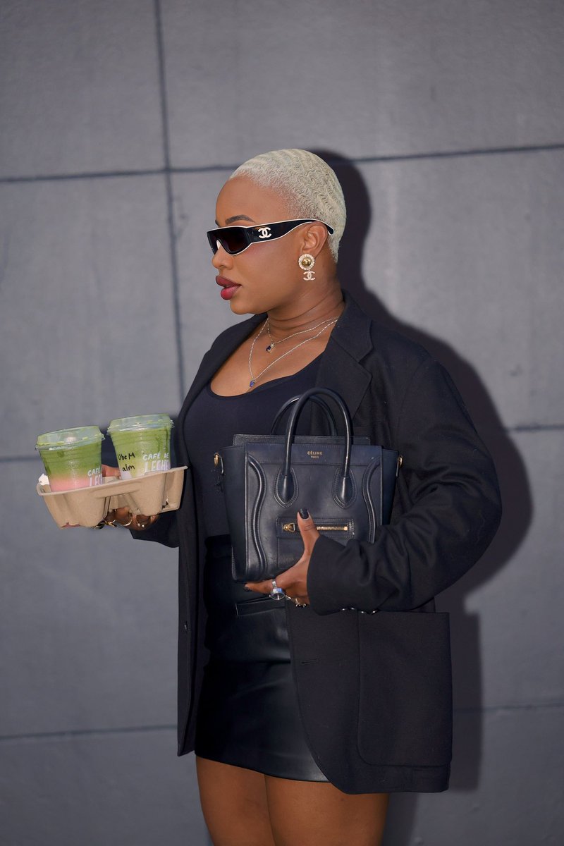 ashtoussaint's tweet photo. I walk like the cameras are always on
#ashleytoussaint #asht7 #hollywood #actress #model https://t.co/UYpnuaeomI