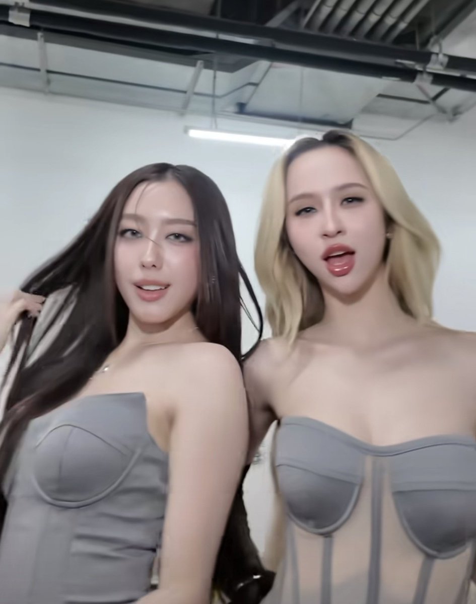 อย่าพิงไหล่กัน มันแสดงความเป็นเจ้าของนะลูก