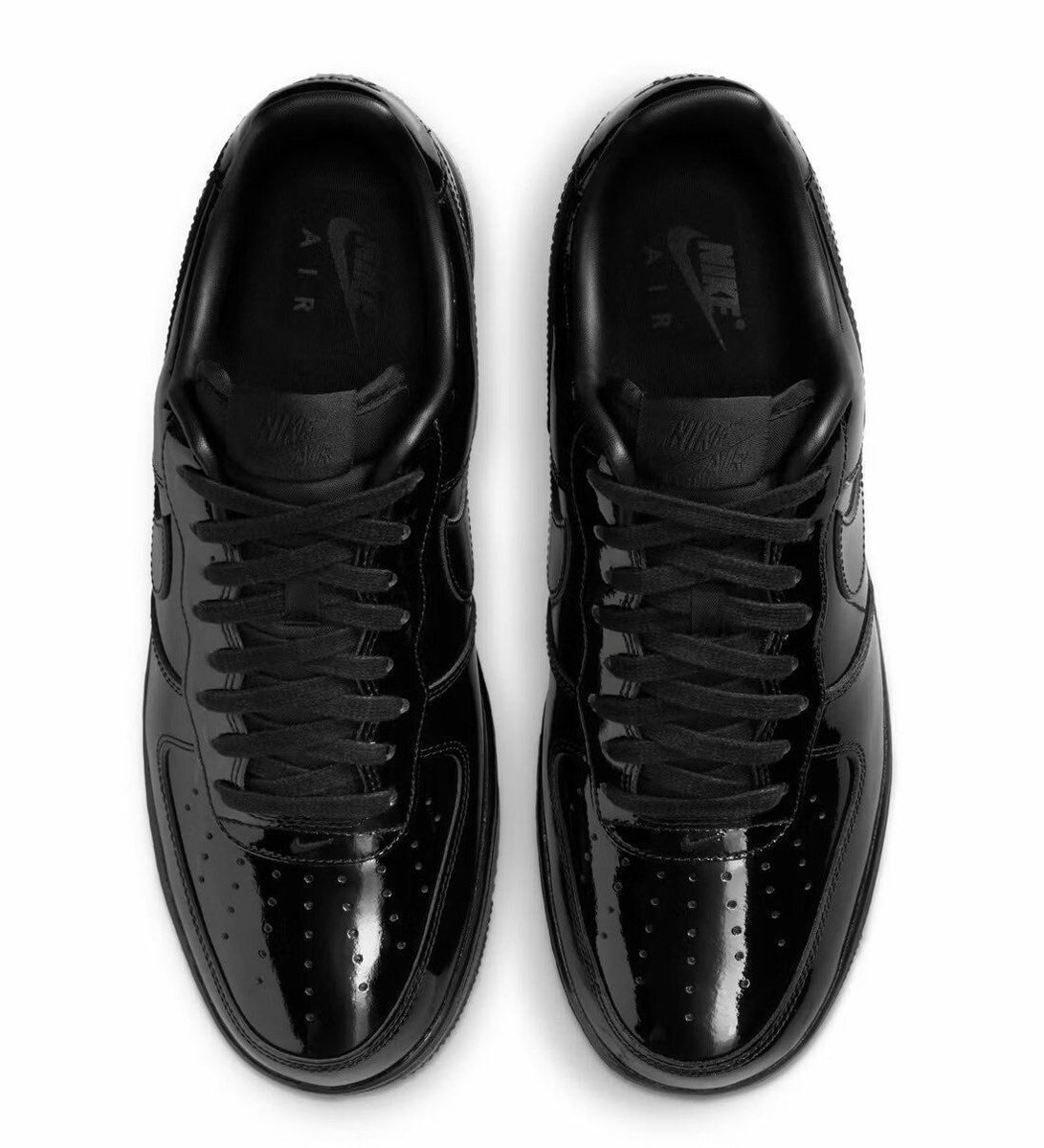 JustFreshKicks tweet media