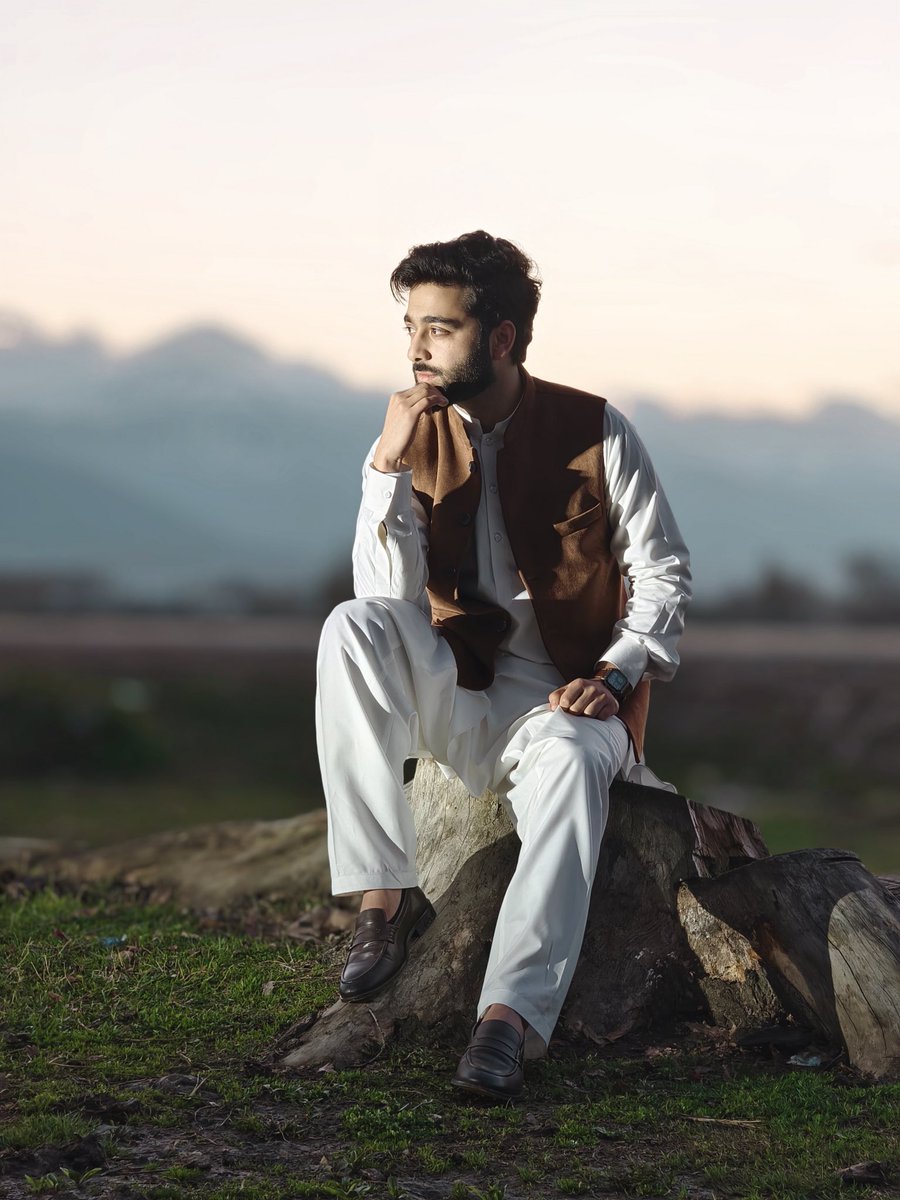 𝓜𝓮𝓮𝓡. tweet media