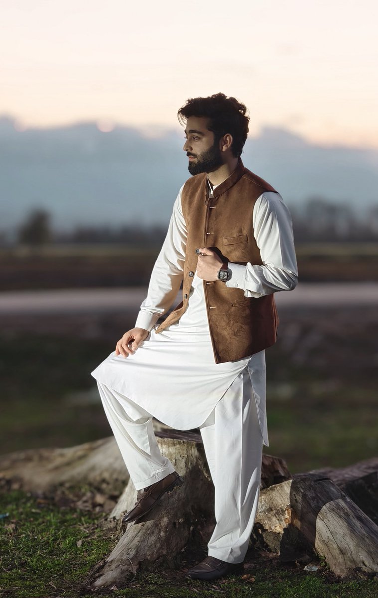 𝓜𝓮𝓮𝓡. tweet media