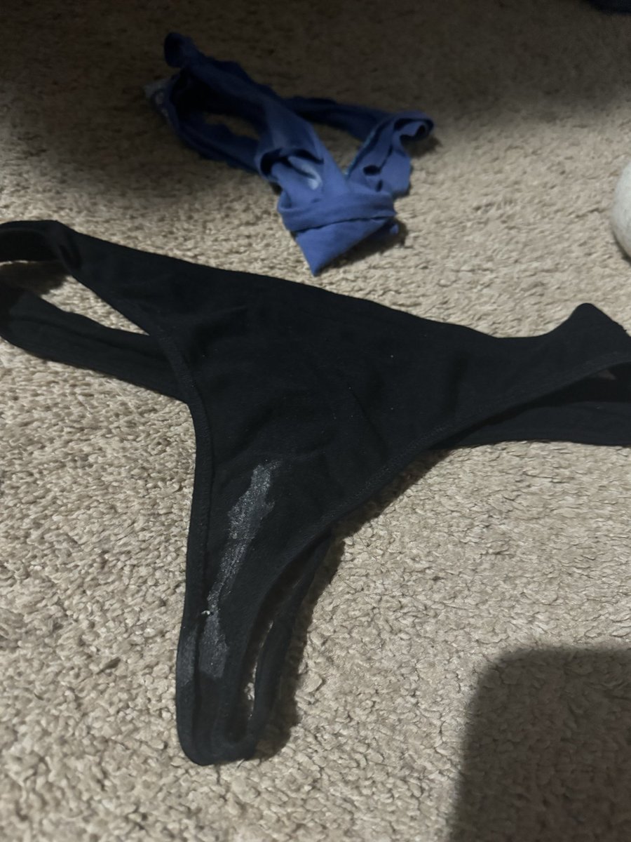 Emily Wright tweet media