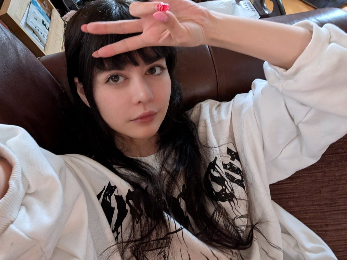 Rayven 🌙 tweet media