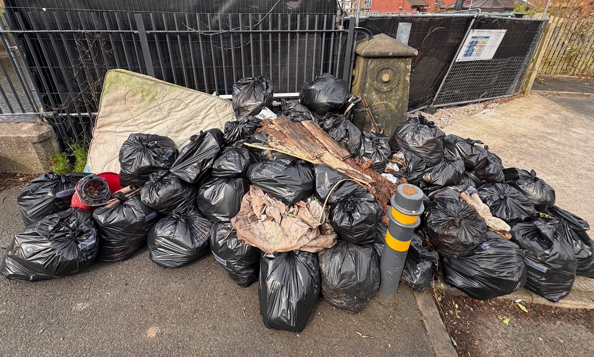 SalfordRanger's tweet photo. Great effort again #GBSPringClean @KeepBritainTidy thanks to our volunteers & the @SalfordCouncil who will organise collection of the waste by Geral Road footbridge. https://t.co/5htjVoaYrb