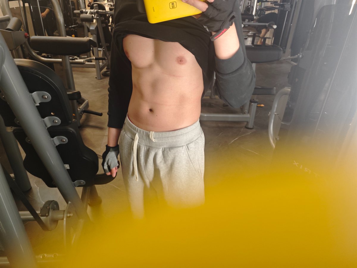 Emile🍑 tweet media