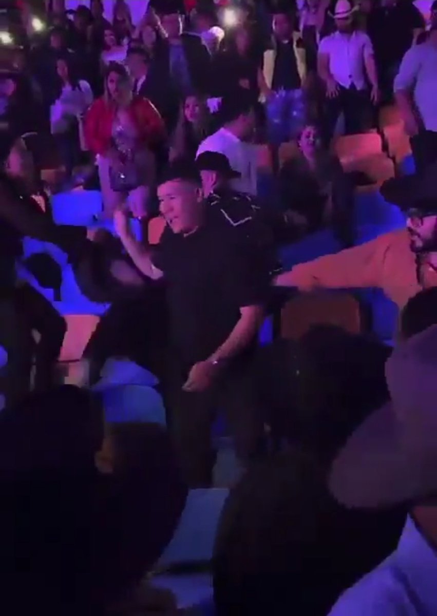 Abanico en el 3 tweet media