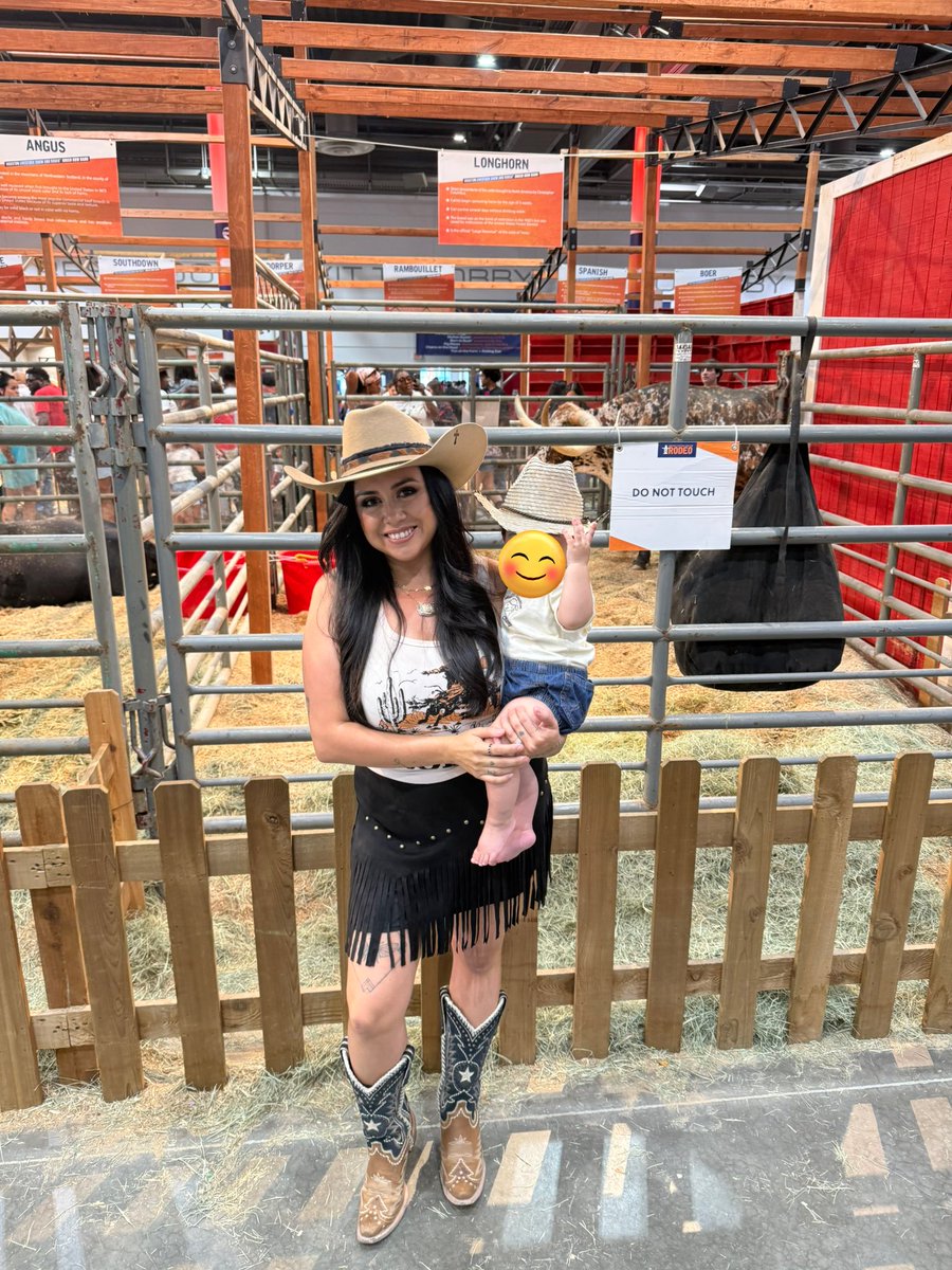 The Texan Bee🐝🩷🩵🇺🇸 tweet media