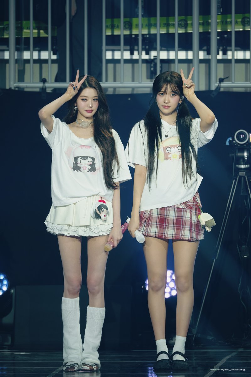 260322 DIVE into IVE Day 2

🐰토끼와 강아지🐶

깡총총 > 쁘이~ > ..... > 쁘이~

#원영 #WONYOUNG #ウォニョン #장원영 #JANGWONYOUNG #갓기 #IZONE #IVE #아이즈원 #아이브

#유진 #안유진 #ユジン #YUJIN #댕댕