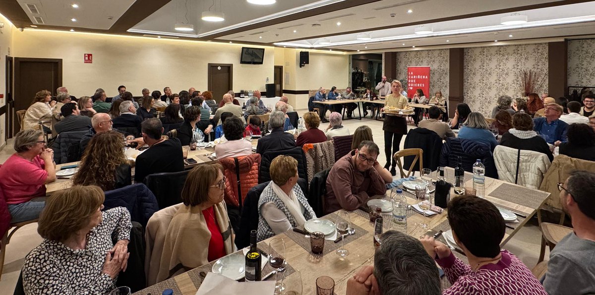 Darvilvil's tweet image. Este fin de semana pudimos escuchar en #Cariñena las reflexiones de @iurquizu sobre el futuro y los retos de la política para los próximos años. 

Entre buenas amistades, siempre es un placer, escuchar y aprender de una mente reflexiva, brillante y clara.

Enhorabuena Ignacio. 👏