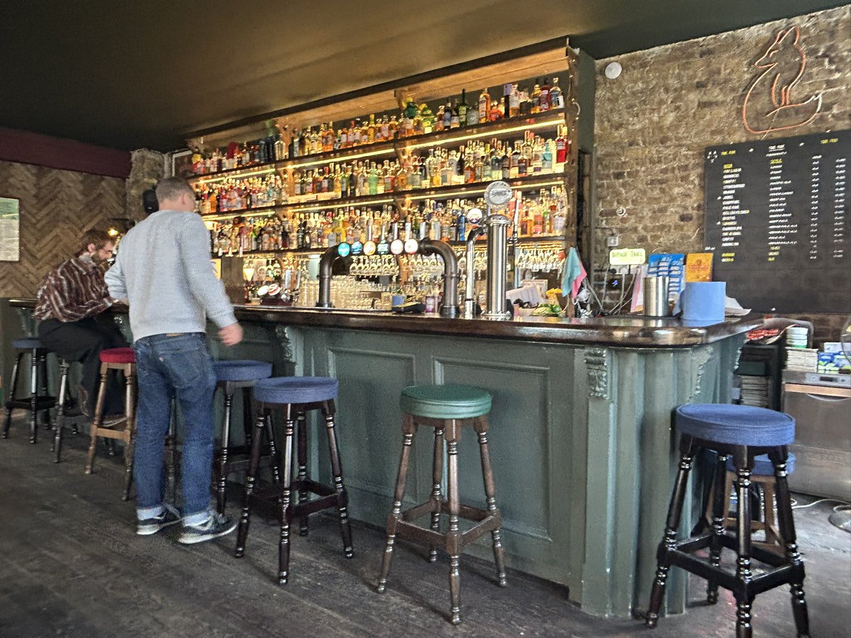 PubsSaving's tweet image. Great to see The Fox #pub 372 Kingsland Road #haggerston has reopened, after being shut for 7 years. The roof terrace is now flats. Nice pizza &amp;amp; beer; football on large screen. Friendly &amp;amp; welcoming. Open until 1.30am Thur-Sat. DJ. Quiz Mon. Good range of beers. #pubsreopening