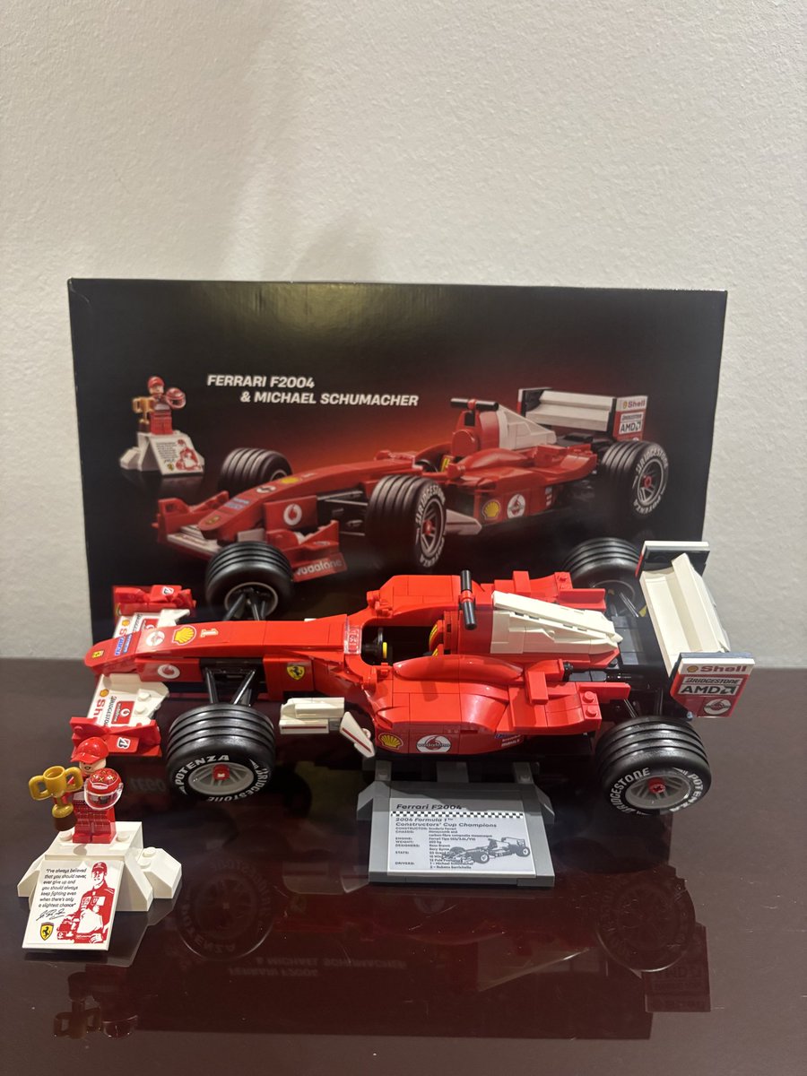 Ferrari F2004 &amp; Michael Schumacher
| LEGO® Icons | 🔴