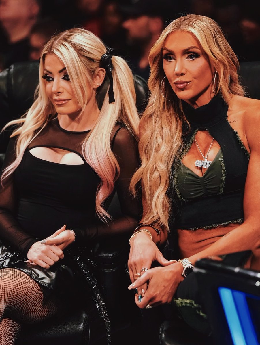 𝒎𝒐𝒎𝒎𝒚 𝒕. tweet media