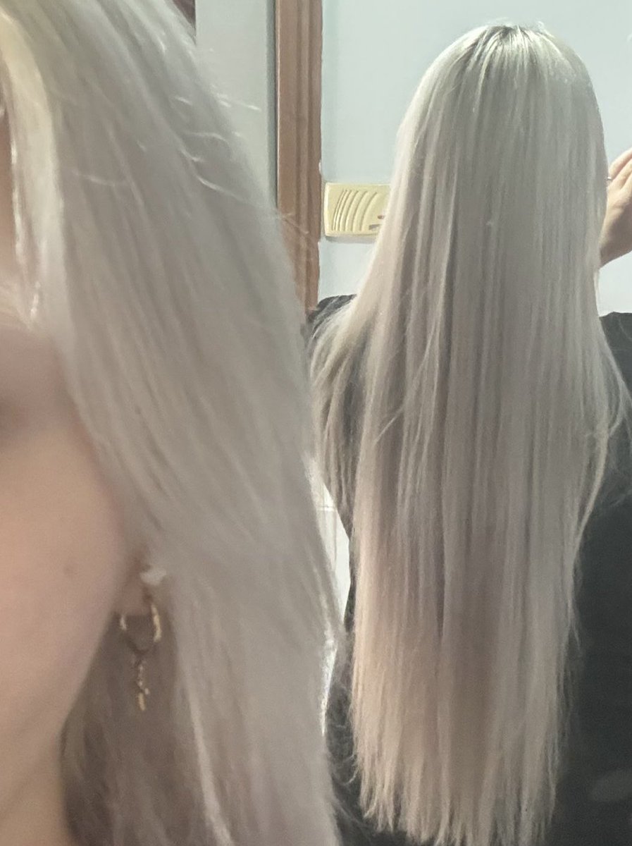 K18, olaplex, ouai ve ısı koruyucu kullanmayıp yarısını kestirdiğim saçlarım… ☺️🔫