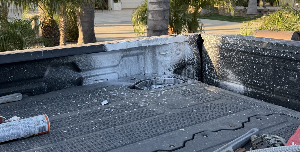 CHRIS in the Concierge Lounge tweet media