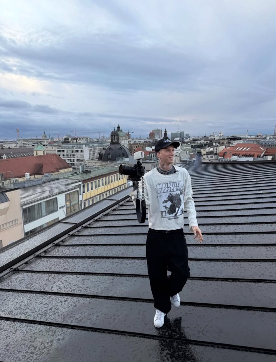 Blonde Don. ϟ @machinegunkelly. tweet media