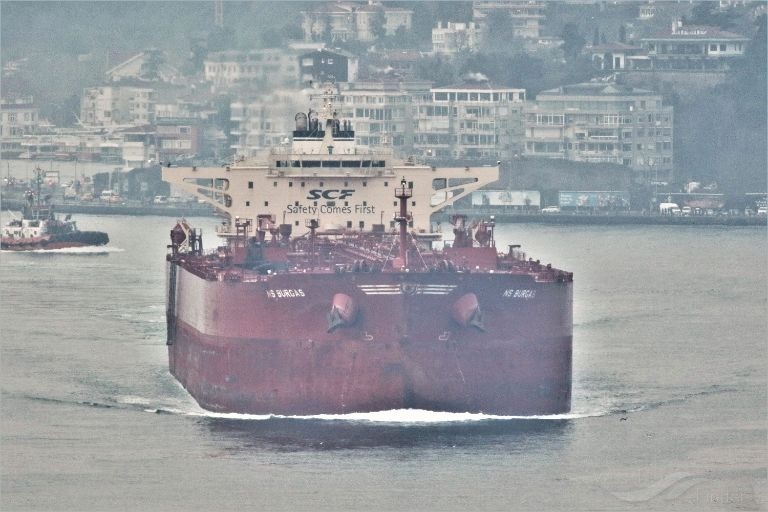 BRATSK (IMO 9411020) ve VOSTOCHNY PROSPECT (IMO 9866392) tankerlerinin Kıbrıs açıklarında hareket ettiği kaydedildi. Rus bayrağı altında seyreden ve yaptırımlar altında bulunan gemilerin kendi aralarında petrol transferi yaptığı düşünülüyor. Bu devam eden gizli filo uygulaması