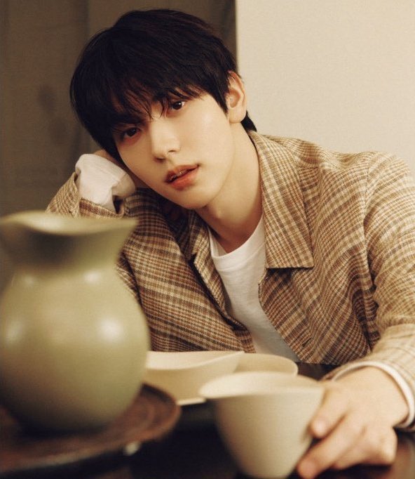 spur mook (seoul city guide) may 2026 issue
— #SOOBIN #수빈 scan