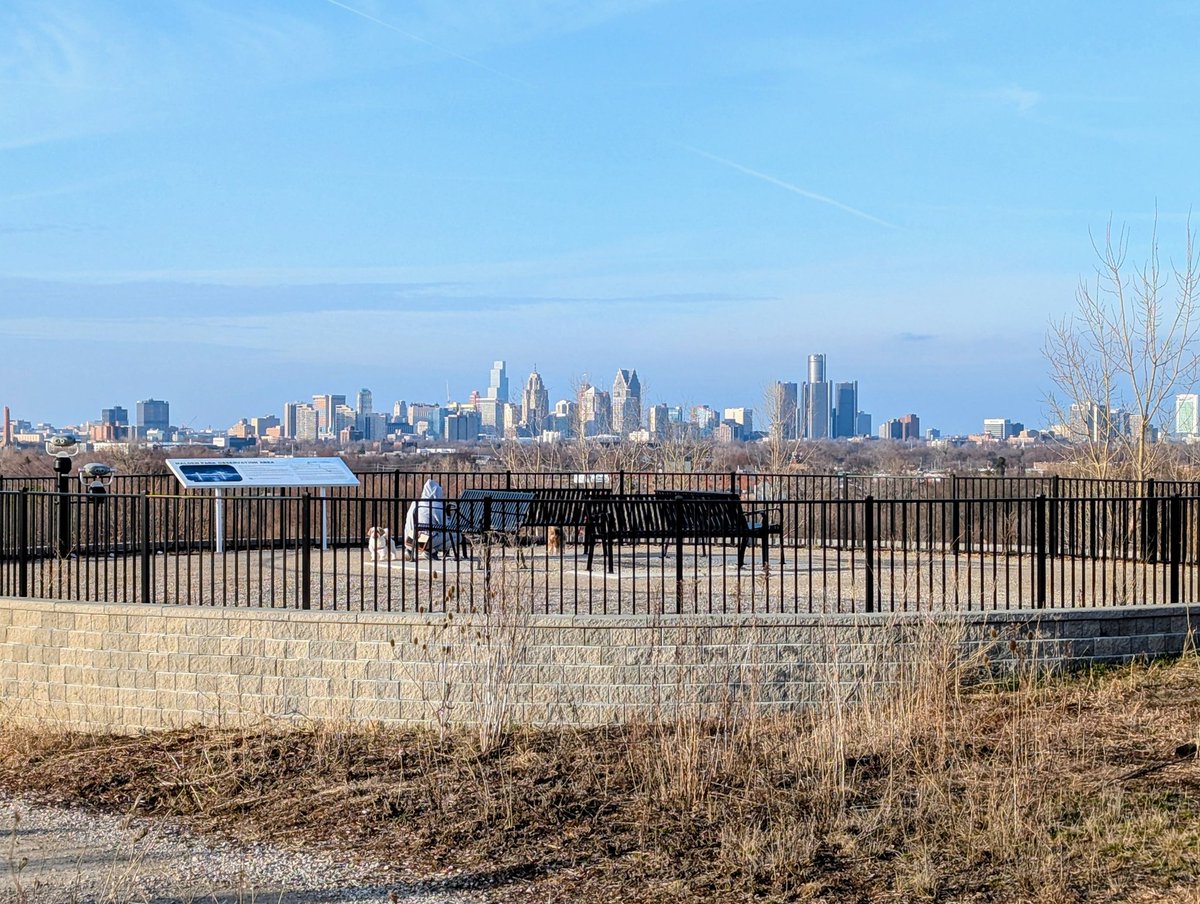 GitteTalk's tweet image. This is late (couldn't walk) but .. 
The #DailyPictureTheme for Friday, Mar. 20th, was #Outlook .. &amp;amp; I would like to share THIS view from our park - at the Malden Park Observation Area, in Windsor. Across in the distance, is the downtown of Detroit, Mich, USA.
#DailyPicTheme2