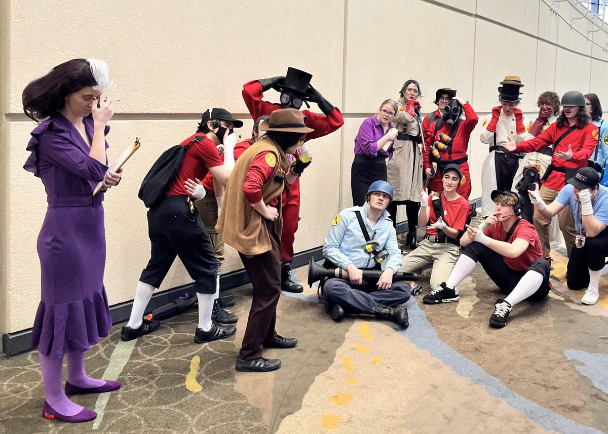 Mann Co. Cosplay tweet media