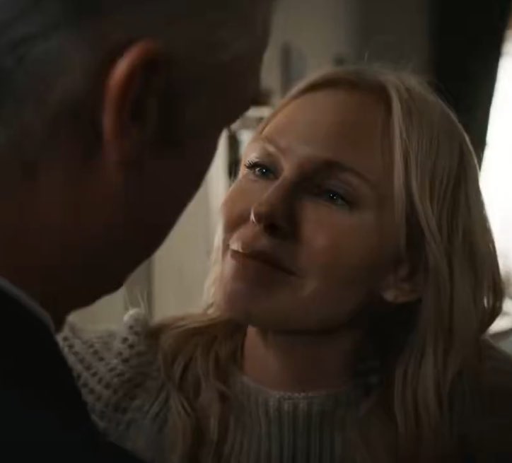 mrsrollisi's tweet photo. amanda rollins 🤝 wanting to kiss her man all the time https://t.co/NImsPBGvwU