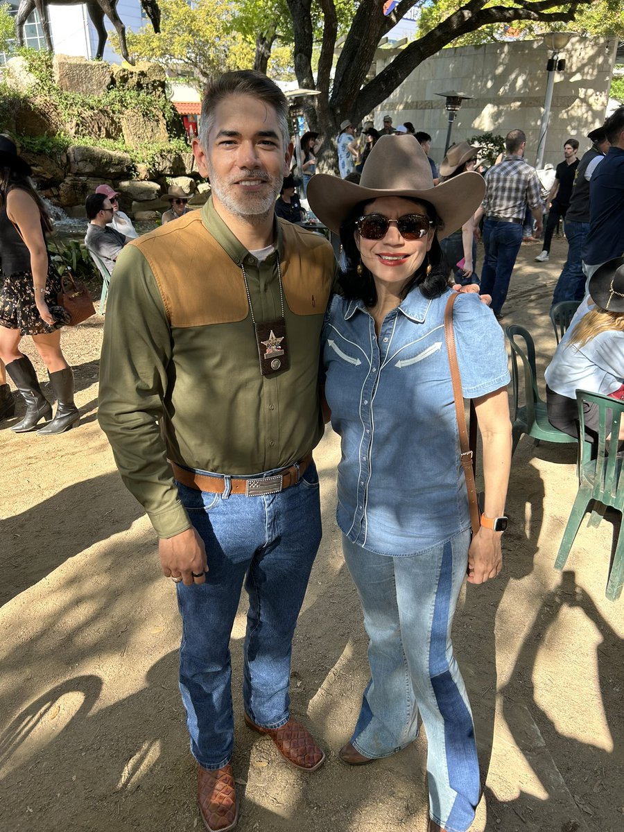 Carol Alvarado tweet media