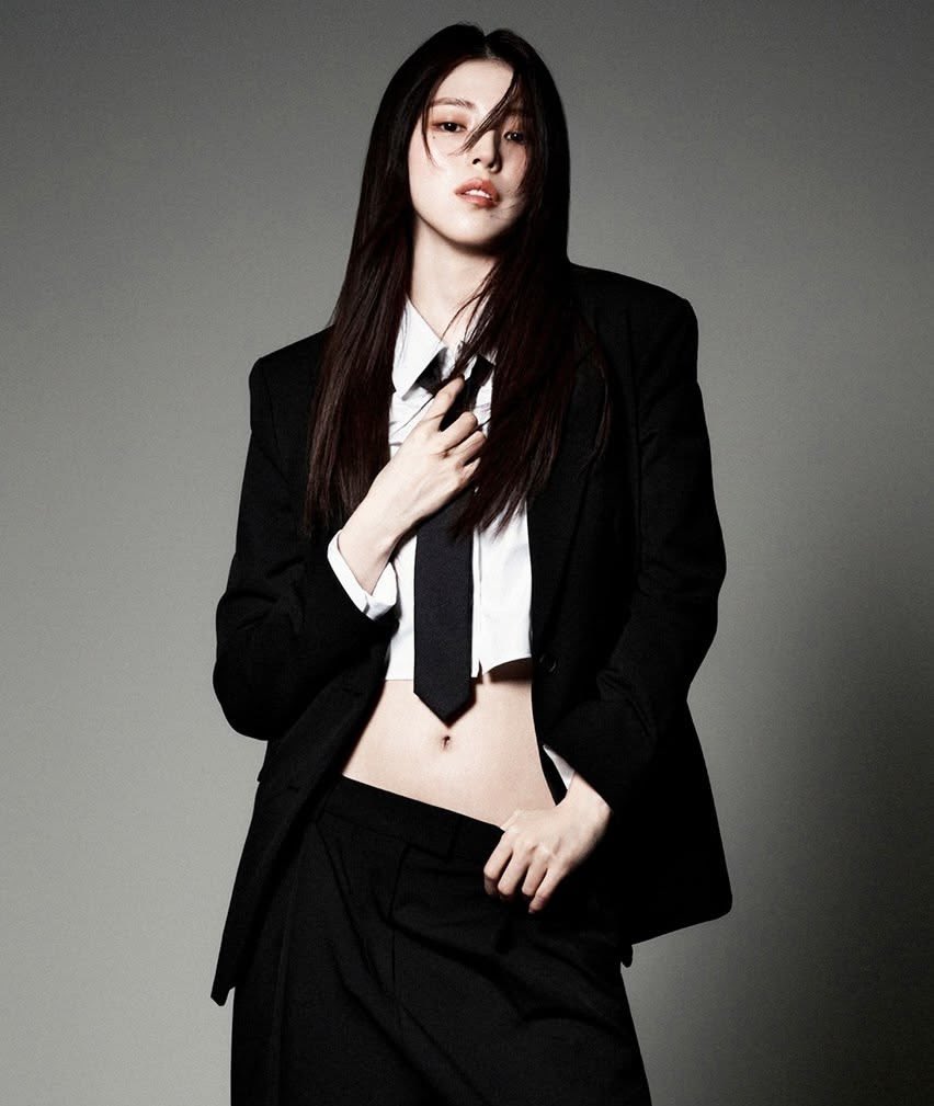 suits look better on women