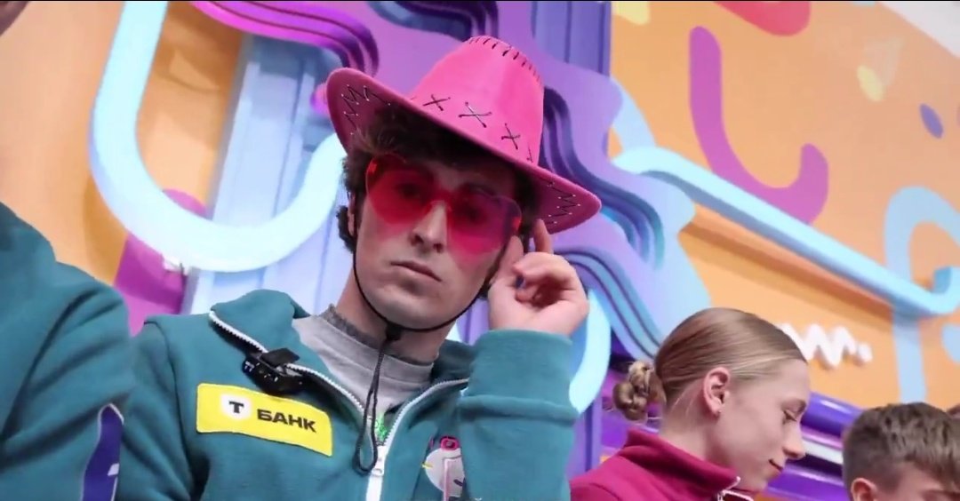 что-то с чем-то tweet media