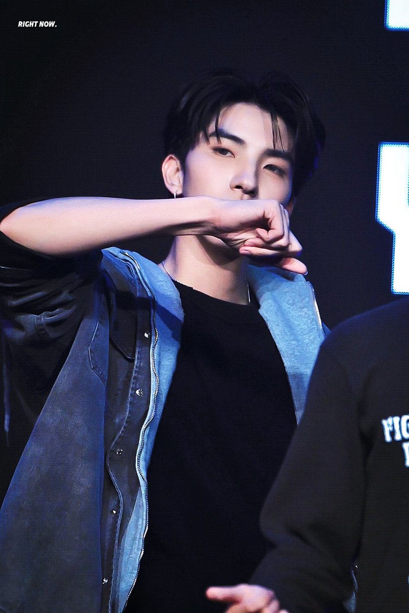 RIGHT NOW. tweet media