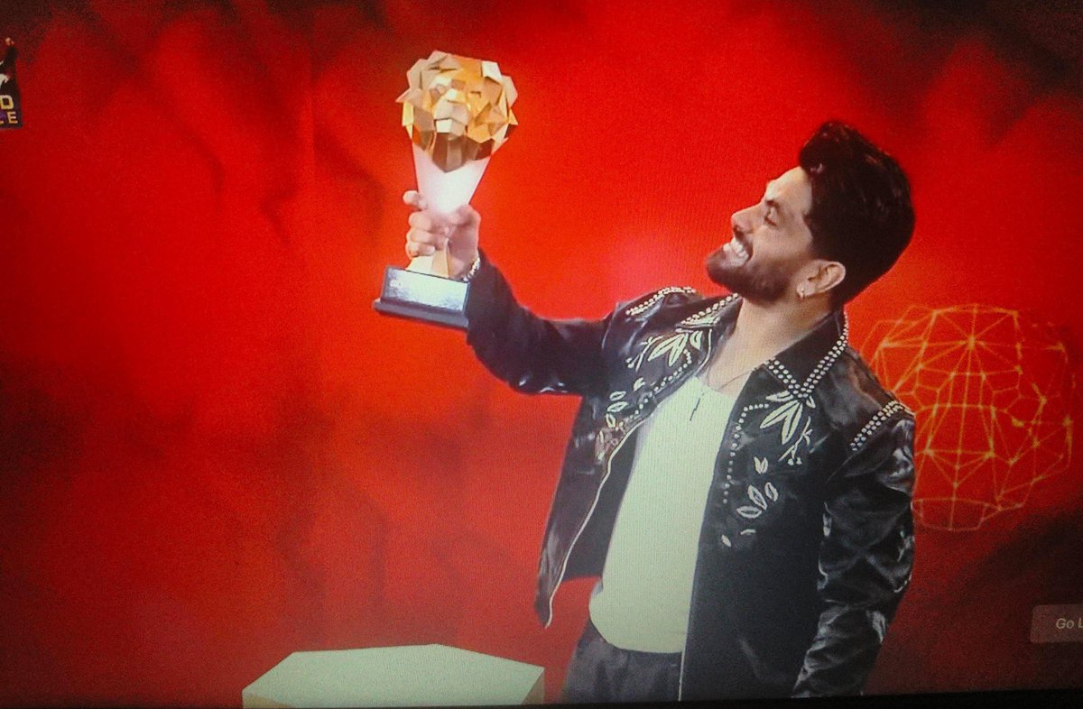 shivthakareKing's tweet photo. #The50 Winner 🏆

King Shiv Thakare 🏆👑😭
Finally !!

#ShivThakare https://t.co/dJHw2ZiwJq