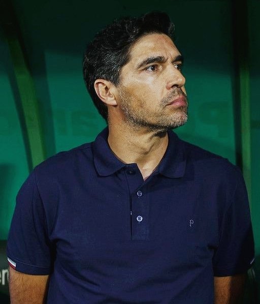 Noite de Copa tweet media