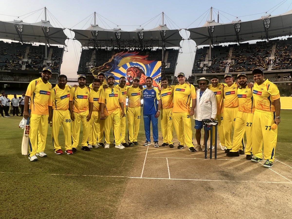 The one with our Skipper 💛📸🦁

#Roar26 #WhistlePodu <a href="/ChennaiIPL/">Chennai Super Kings</a> <a href="/msdhoni/">Mahendra Singh Dhoni</a>