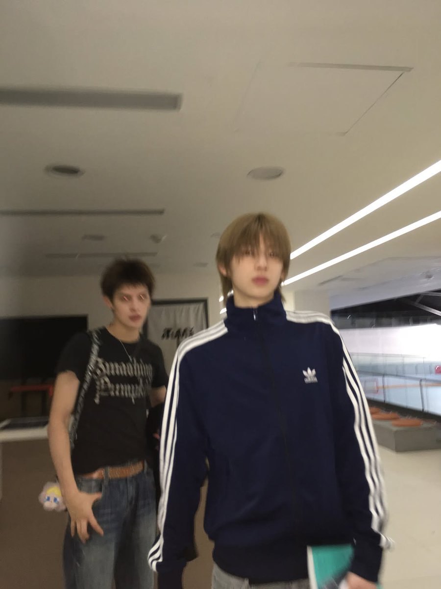 obsessed with how cortis take pics like they’re just a bunch of teens hanging out in 2015 and not like idols
