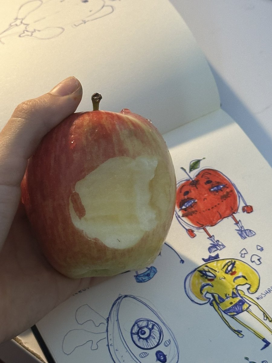 Maya 🍯✶ tweet media