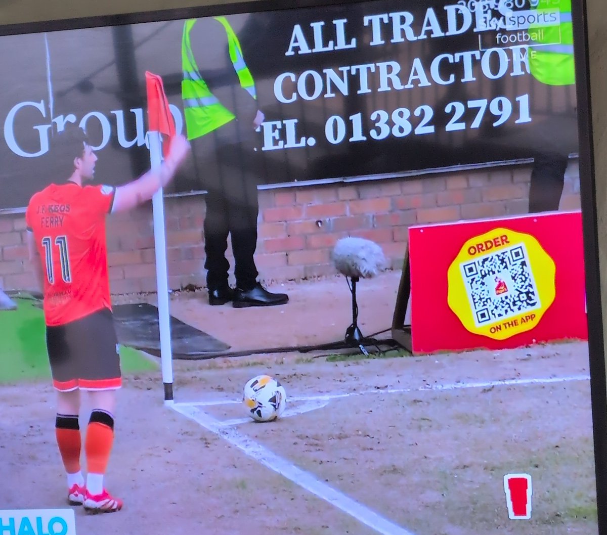 hun_basher's tweet photo. Please tell me how this pitch at Tannadice is deemed acceptable for the SPL. 

#Celtic should have refused to play. This is an embarrassment. https://t.co/JoRDB4qJYJ