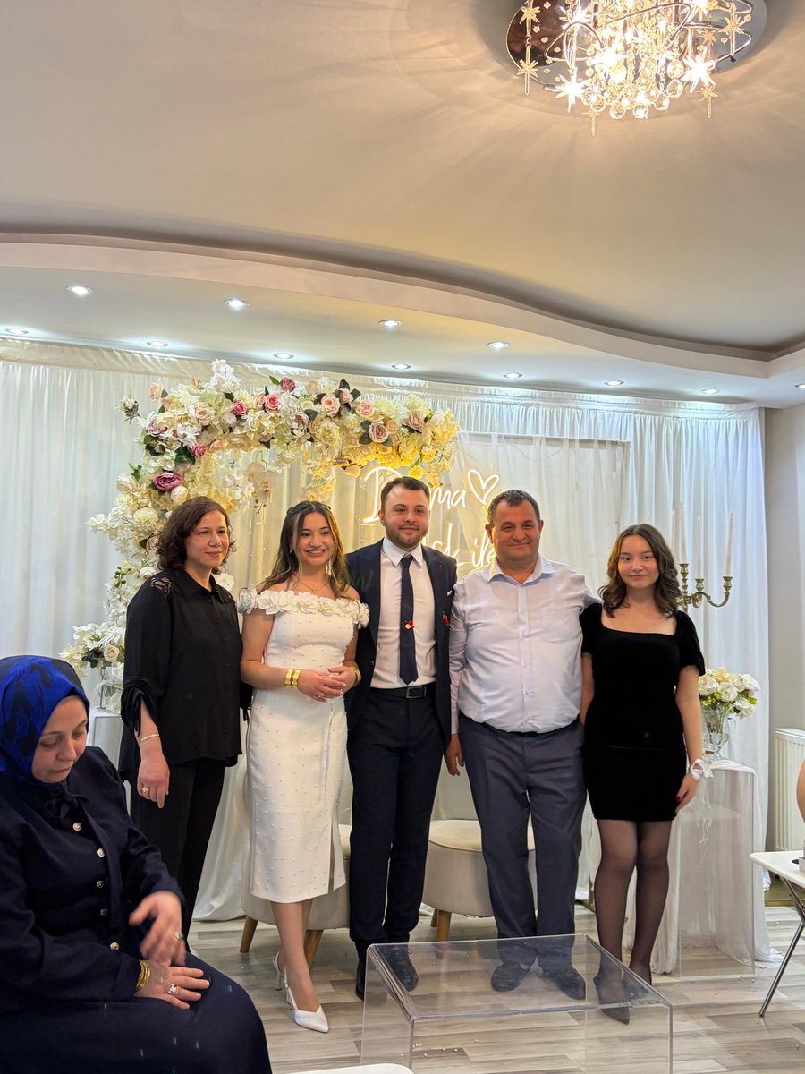 bllckty's tweet photo. İlk göz ağrımız güzel kızımızı nişanladık. Mutlulukları daim olsun. https://t.co/rBEUYEY6rV