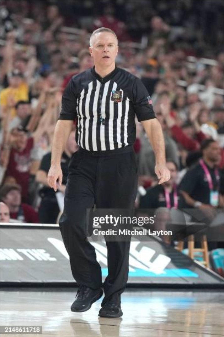 jblue241's tweet photo. @Hugeshow I present exhibit A. This 🤡 has been tilting games in the Big Ten for years. You can't convince me he doesn't have illegal activity with Vegas. He always seems to be on the biggest games in the Big Ten. https://t.co/agE3YRjdp3